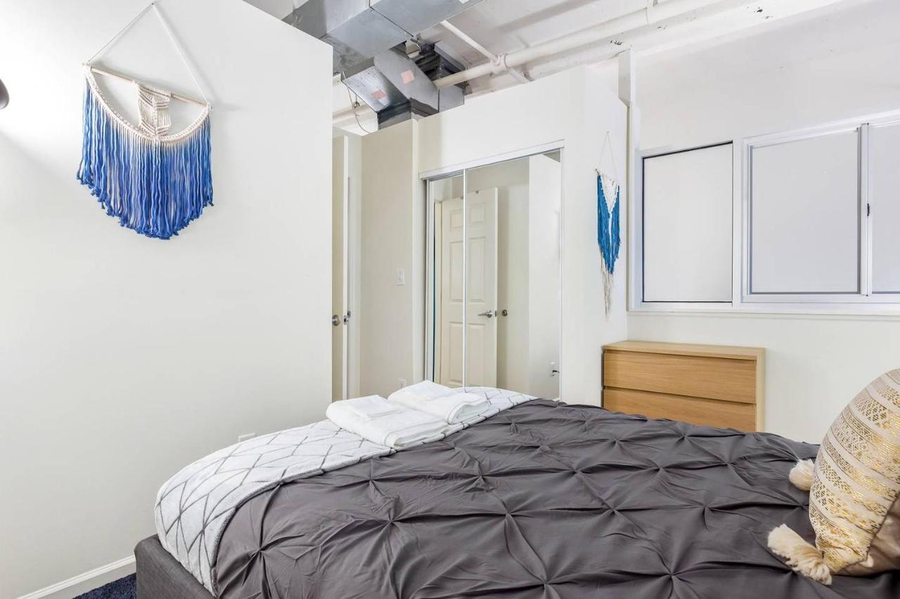 Trifecta 2Br Free Parking Modern Superhost Apartamento Durham Exterior foto